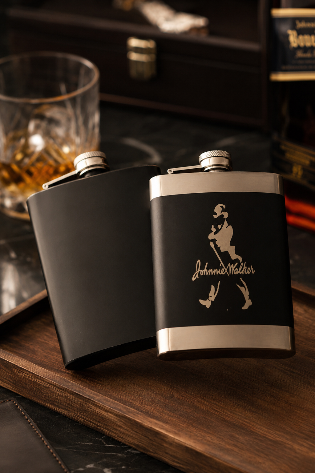 Elegant Black & Gold Hip Flask – Portable Alcohol Flask