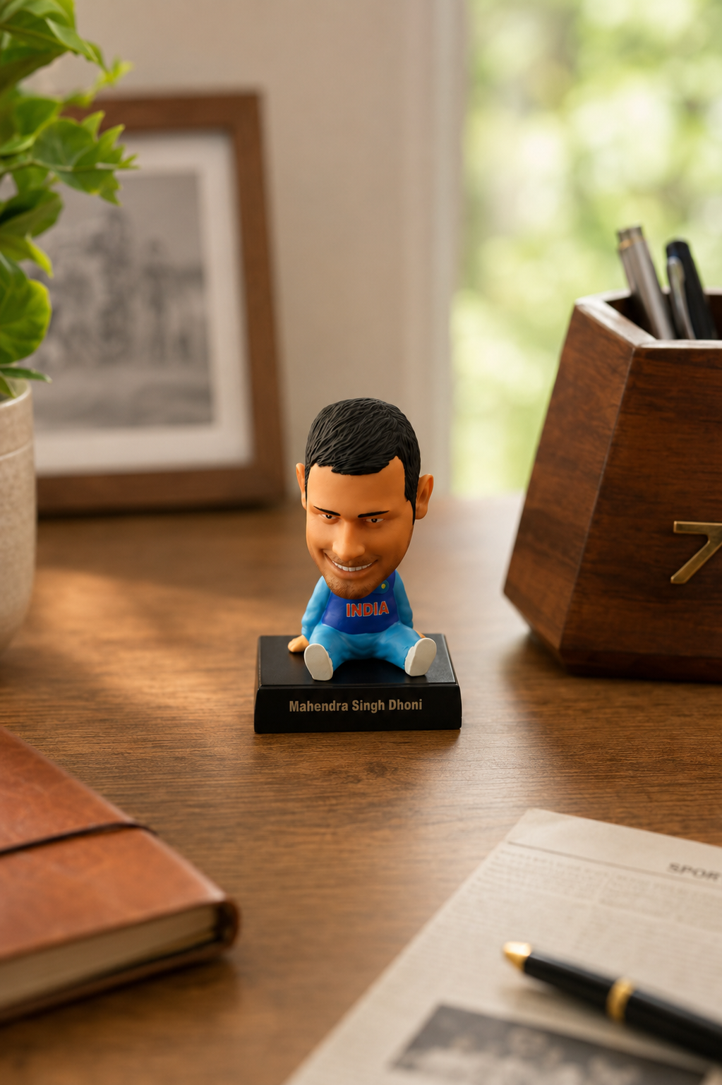 Dhoni inspired cricket legend statue desk decor India – Citydrop
