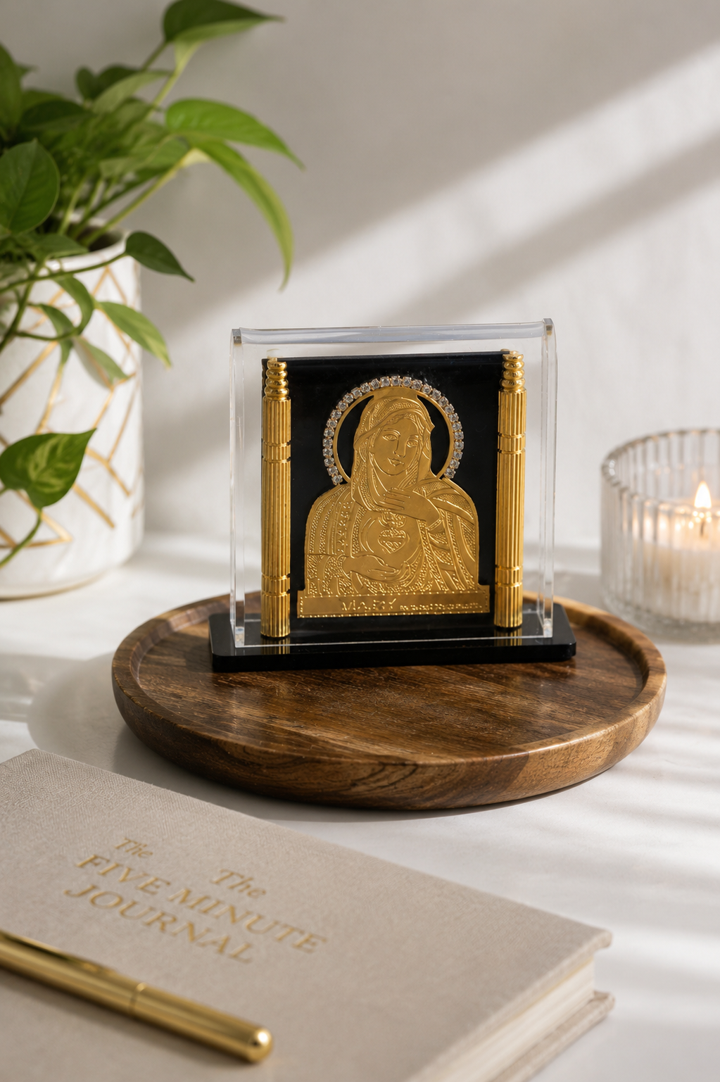 Gold plated Mary statue transparent frame Christian home decor – Citydrop
