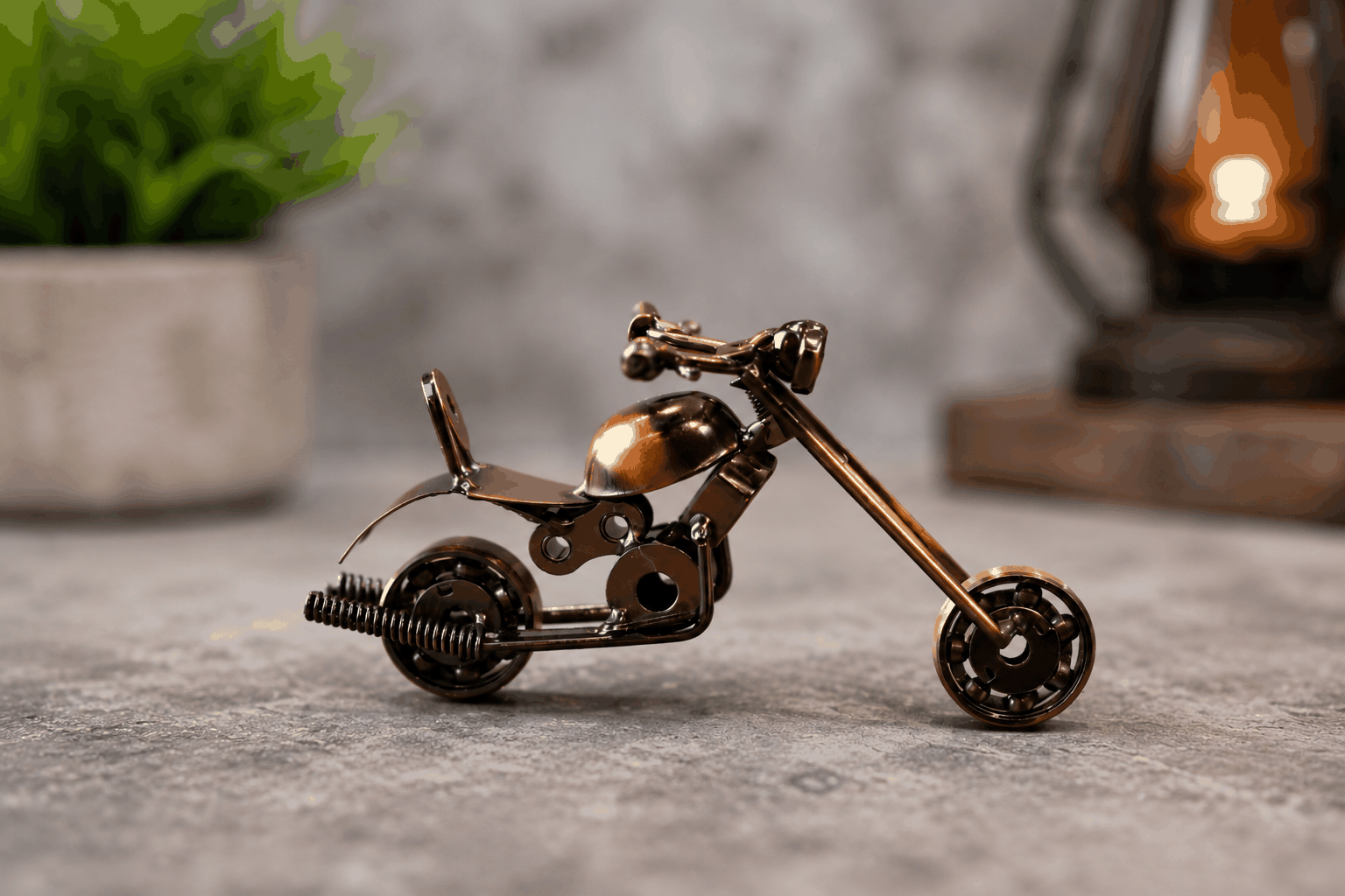 Vintage Metal Motorcycle Showpiece – Luxury Bike Desk Decor & Office Table Ornament